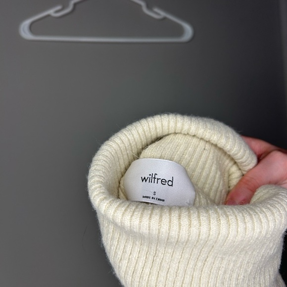 Wilfred Yellow Turtleneck Merino Wool Cropped Sweater - Picture 4 of 5